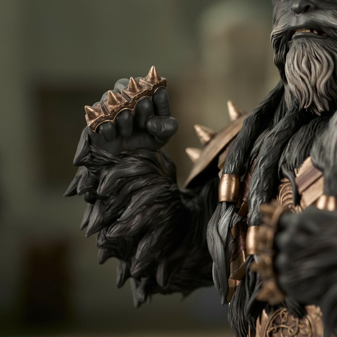 Krrsantan™ Mini Bust © 2023 Gentle Giant Ltd.