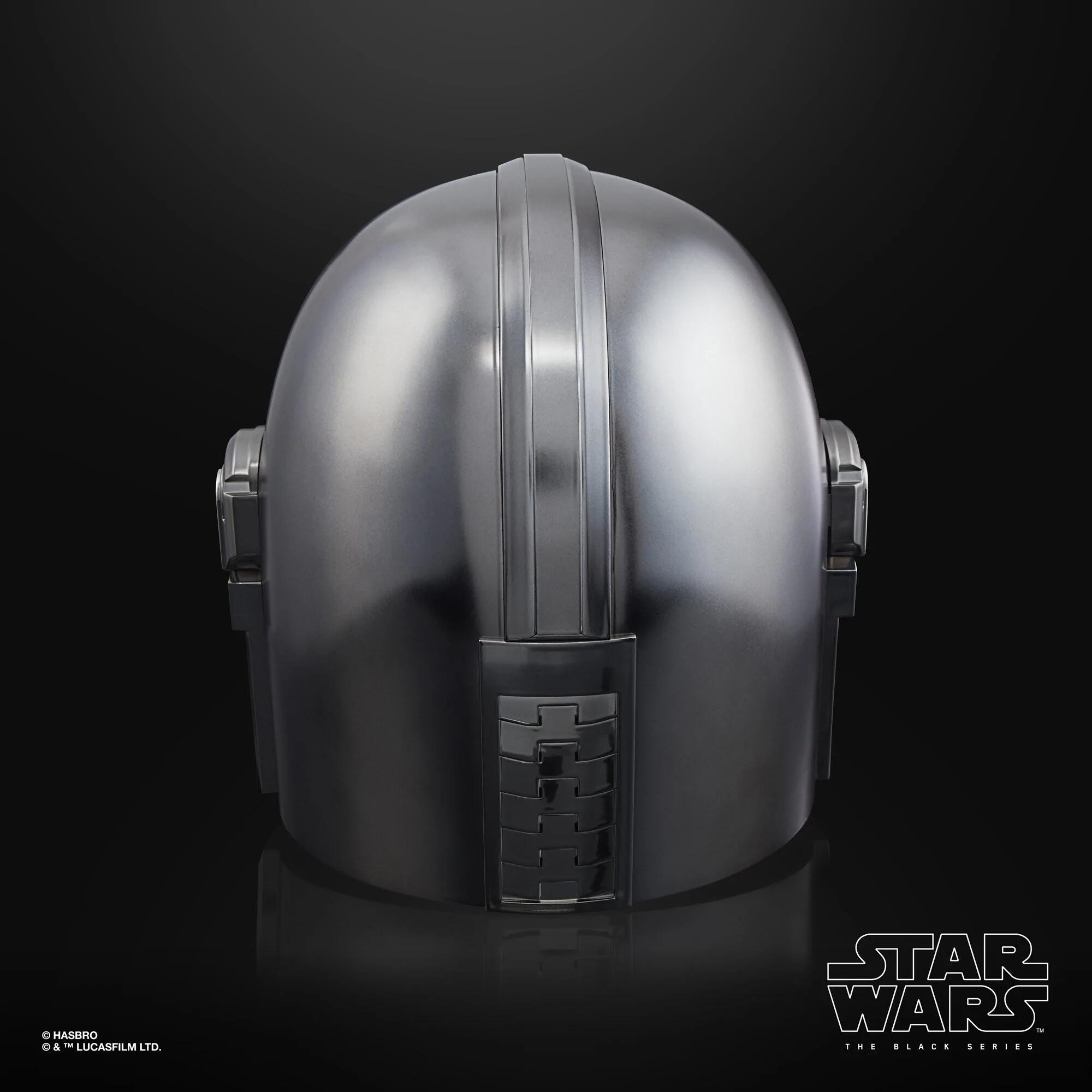 The Mandalorian Electronic Helmet © 2023 Hasbro.