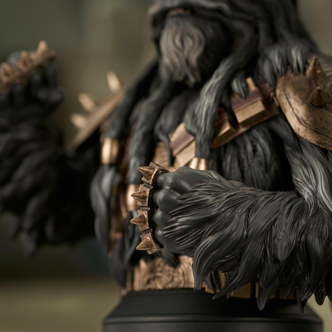 Krrsantan™ Mini Bust © 2023 Gentle Giant Ltd.