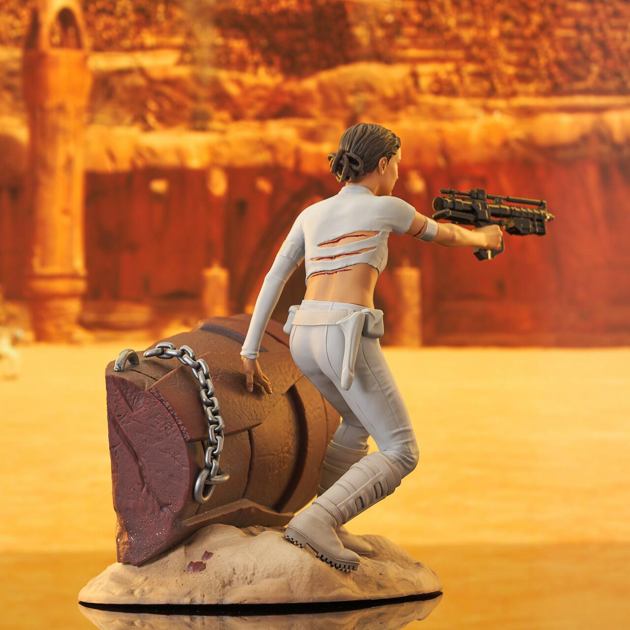 Padme Amidala™ Premier Collection Statue© 2023 Gentle Giant Ltd.