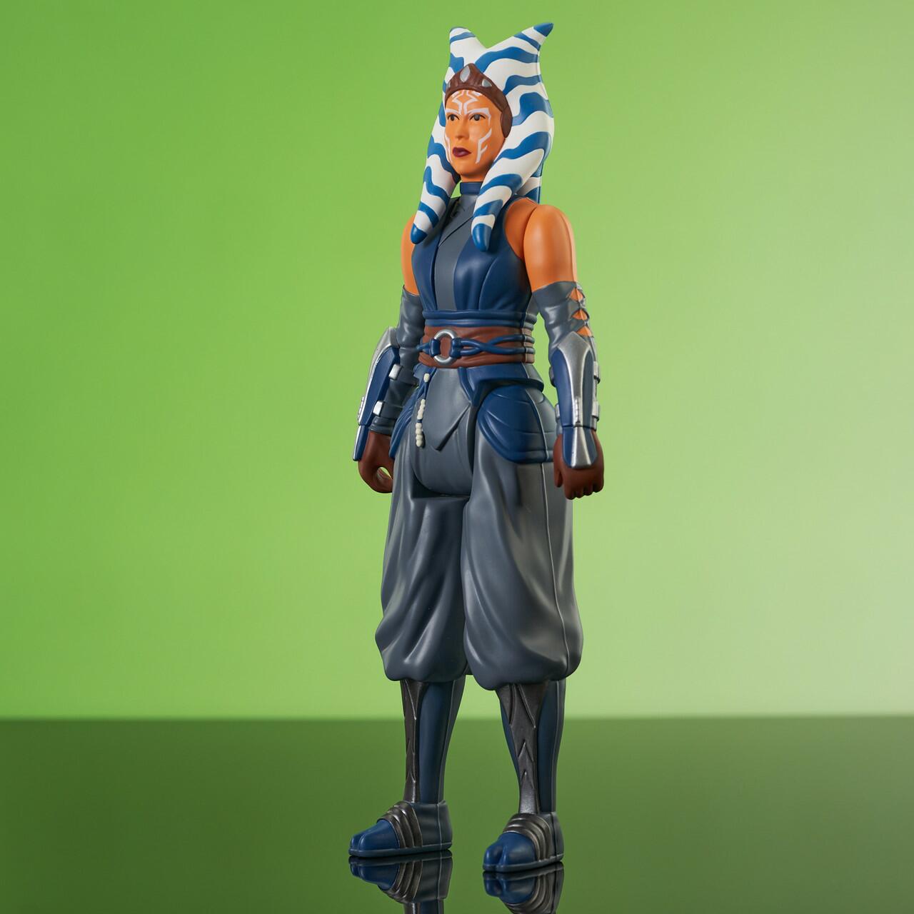 Ahsoka Tano™ Jumbo Figure © 2023 Gentle Giant Ltd.