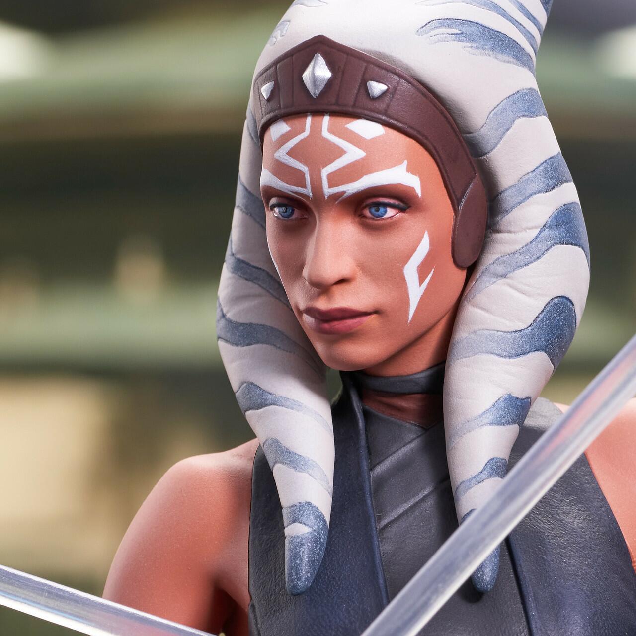 Ahsoka Tano™ Mini Bust © 2023 Gentle Giant Ltd.