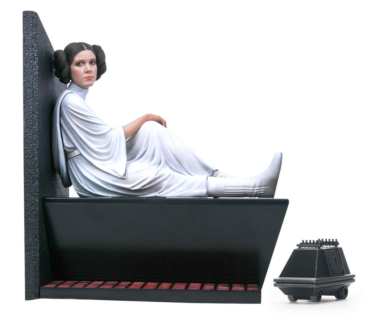 Leia Organa™ (with MSE-6) Milestones Statue © 2023 Gentle Giant Ltd.