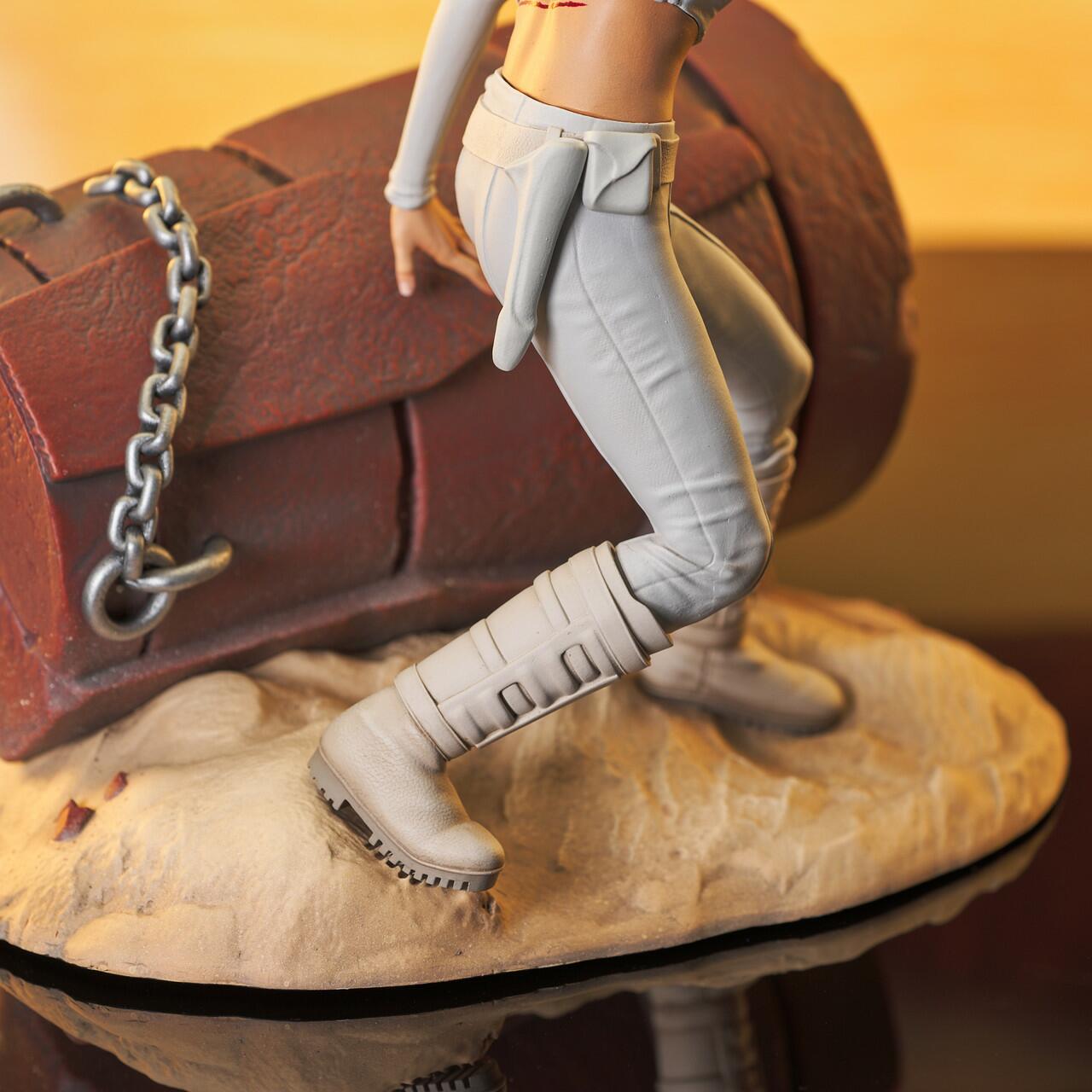 Padme Amidala™ Premier Collection Statue© 2023 Gentle Giant Ltd.