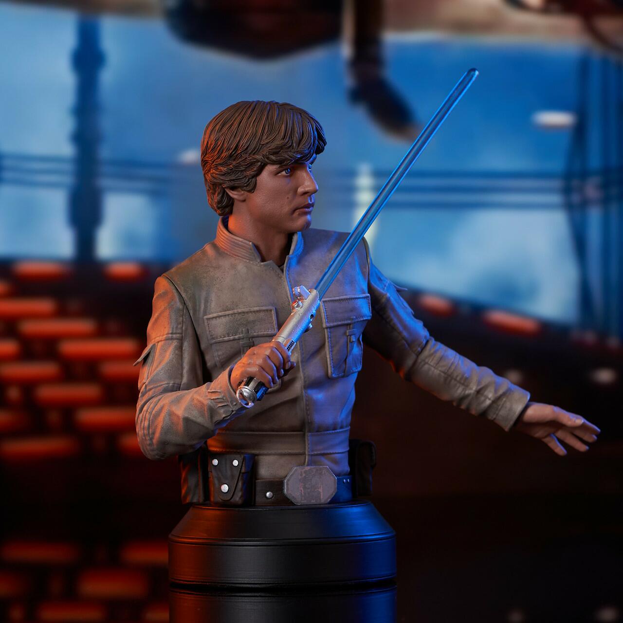 Luke Skywalker™ (Bespin) Mini Bust © 2023 Gentle Giant Ltd.