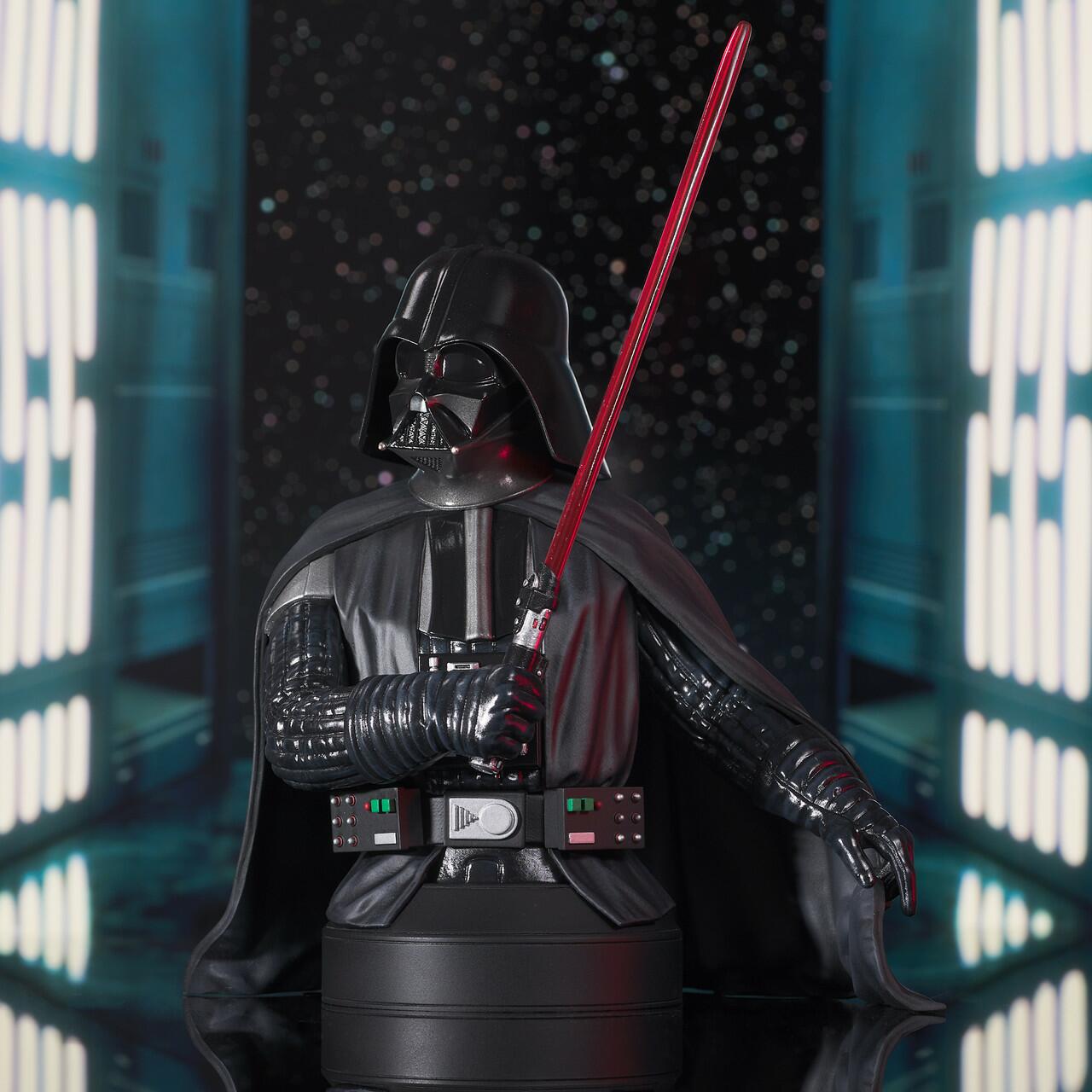 Darth Vader™ Mini Bust © 2023 Gentle Giant Ltd.