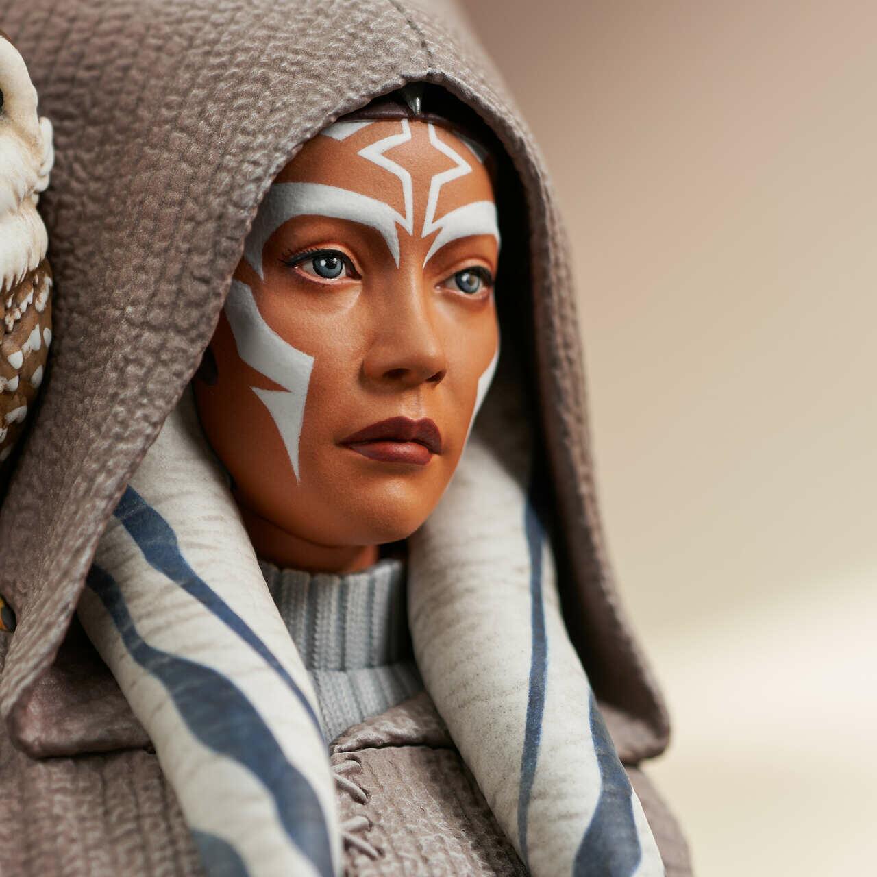 Ahsoka Tano Mini Bust © 2023 Gentle Giant Ltd.