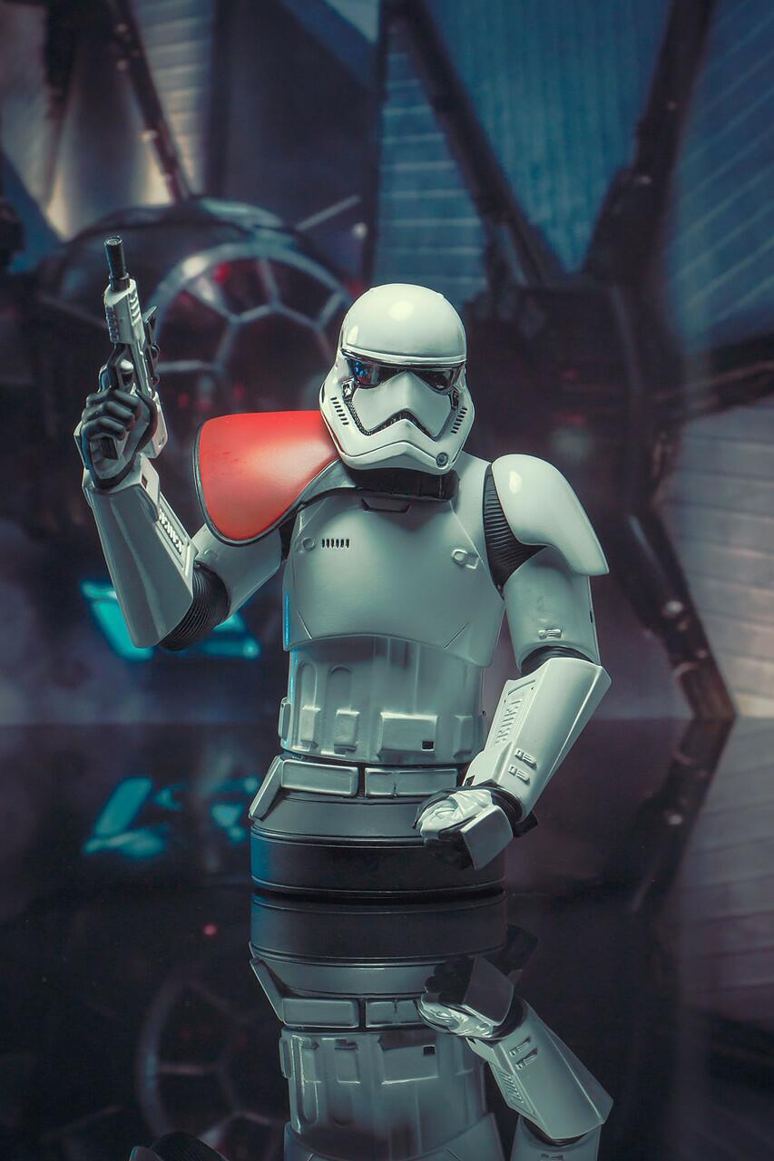 First Order Stormtrooper Officer Mini Bust Set © 2023 Gentle Giant Ltd.