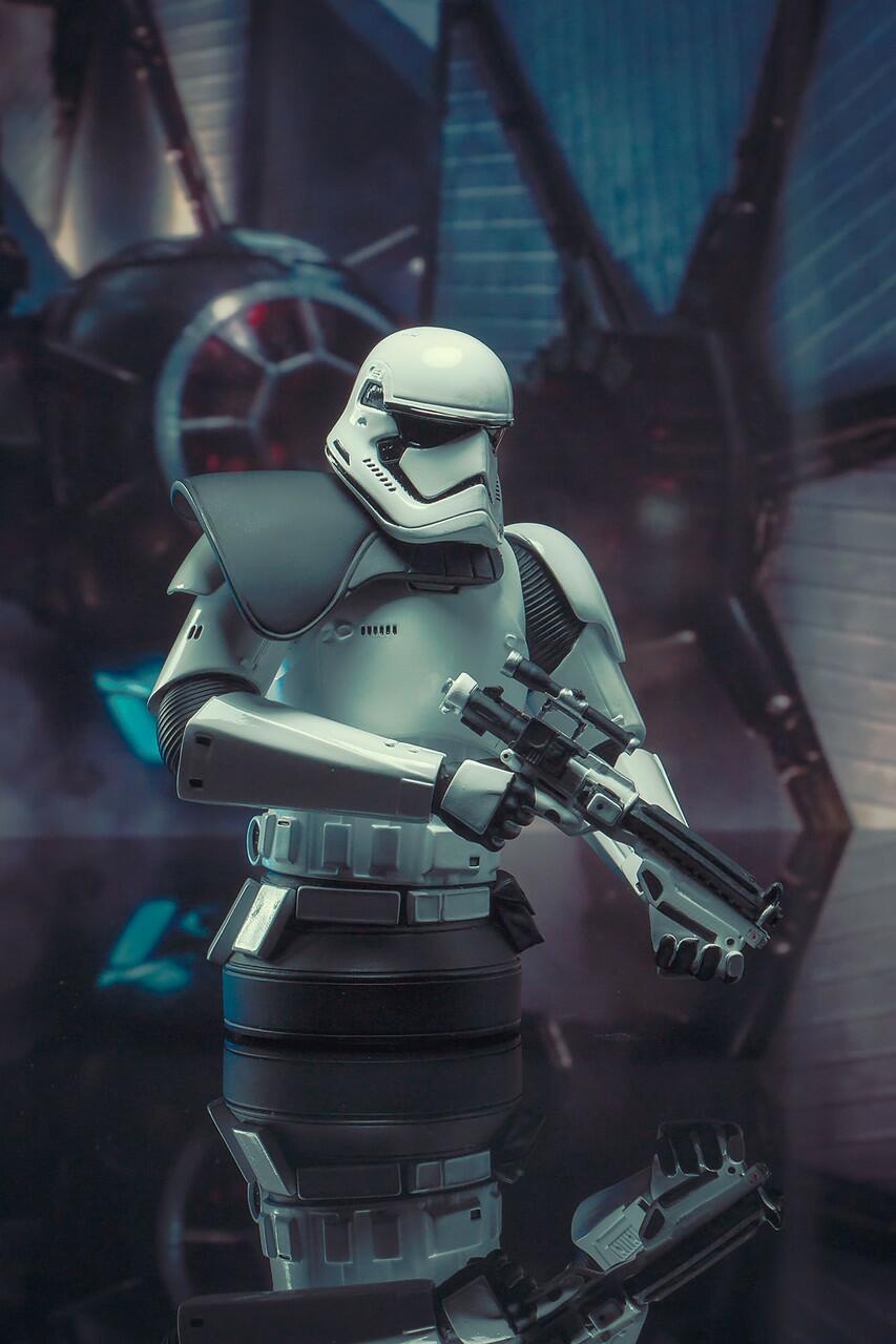 First Order Stormtrooper Mini Bust Set © 2023 Gentle Giant Ltd.
