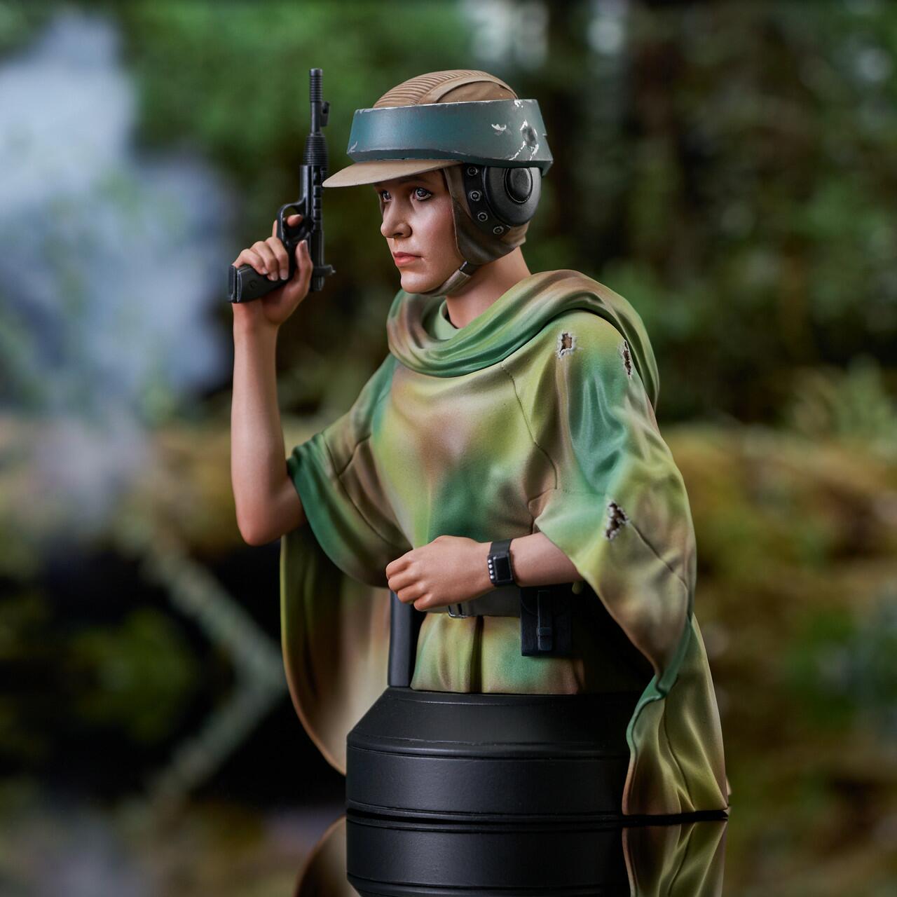 Princess Leia™ (Endor™) Mini-Bust © 2023 Gentle Giant Ltd.