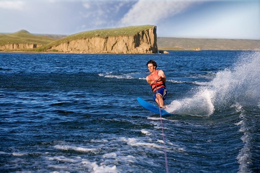 Essential Tips For Beginners To Stay Safe When Water Skiing