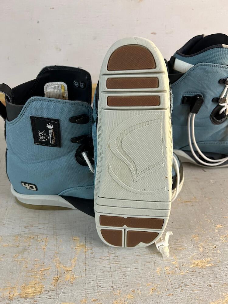 Liquid Force Peak 4D Wakeboard Bindings with Walk Liner ex Demo