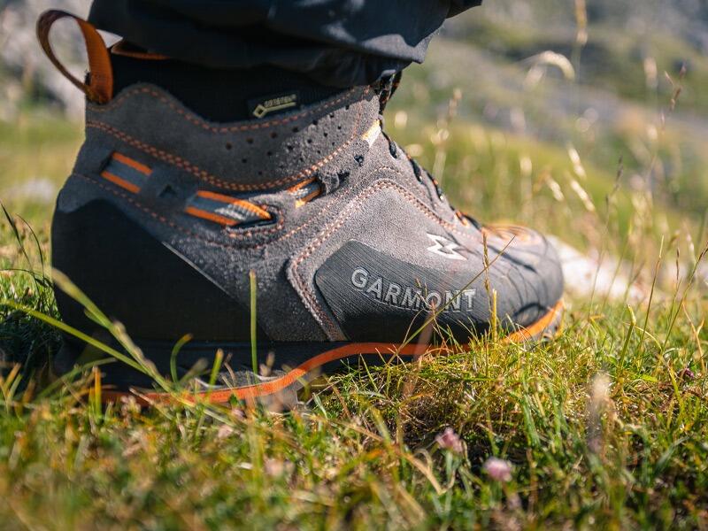 Garmont Vetta GTX Womens Hiking / Approach Mid Top Shoes