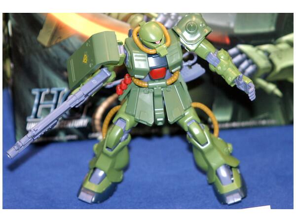 P-Bandai High Grade HGUC 1/144 Mobile Suit Gundam MS-06FZ Zaku II Kai Custom