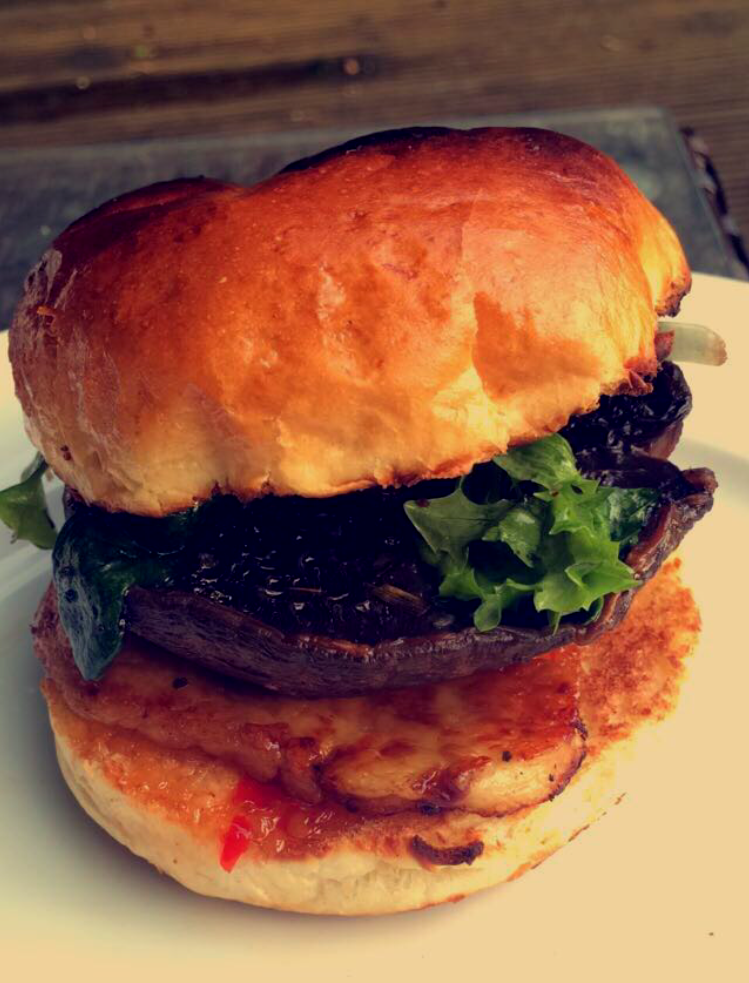Mushroom, Sweet Chilli Halloumi Burger