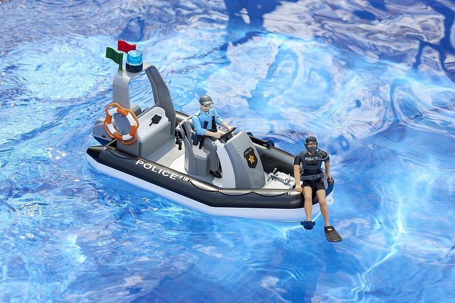 bru62733 4 police boat with rotating beacon light and 2 figures - image 5