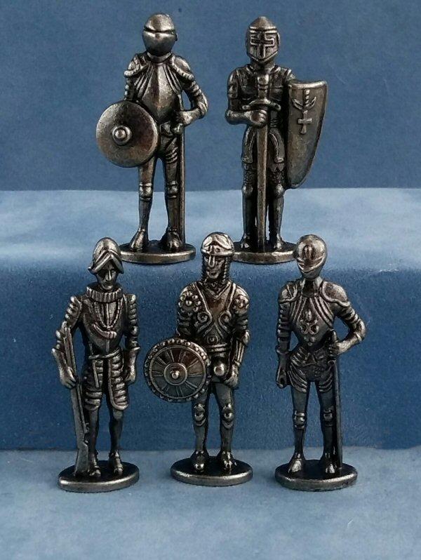 1/48th scale knights in Suits of Armour
