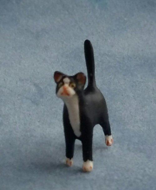 1/24th scale Black and white Socks Cat