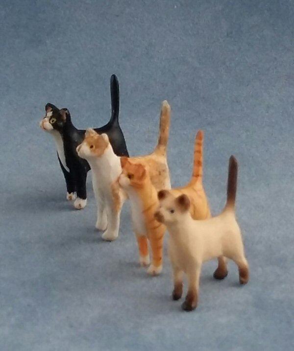 1/24th scale Standing Cats