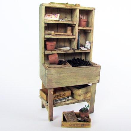 1/24th scale "Pottering" Garden Potting Table Kit
