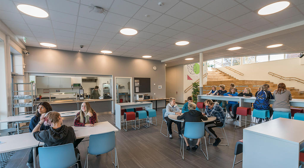 School Lighting Helps Students to Sleep Better at Home
