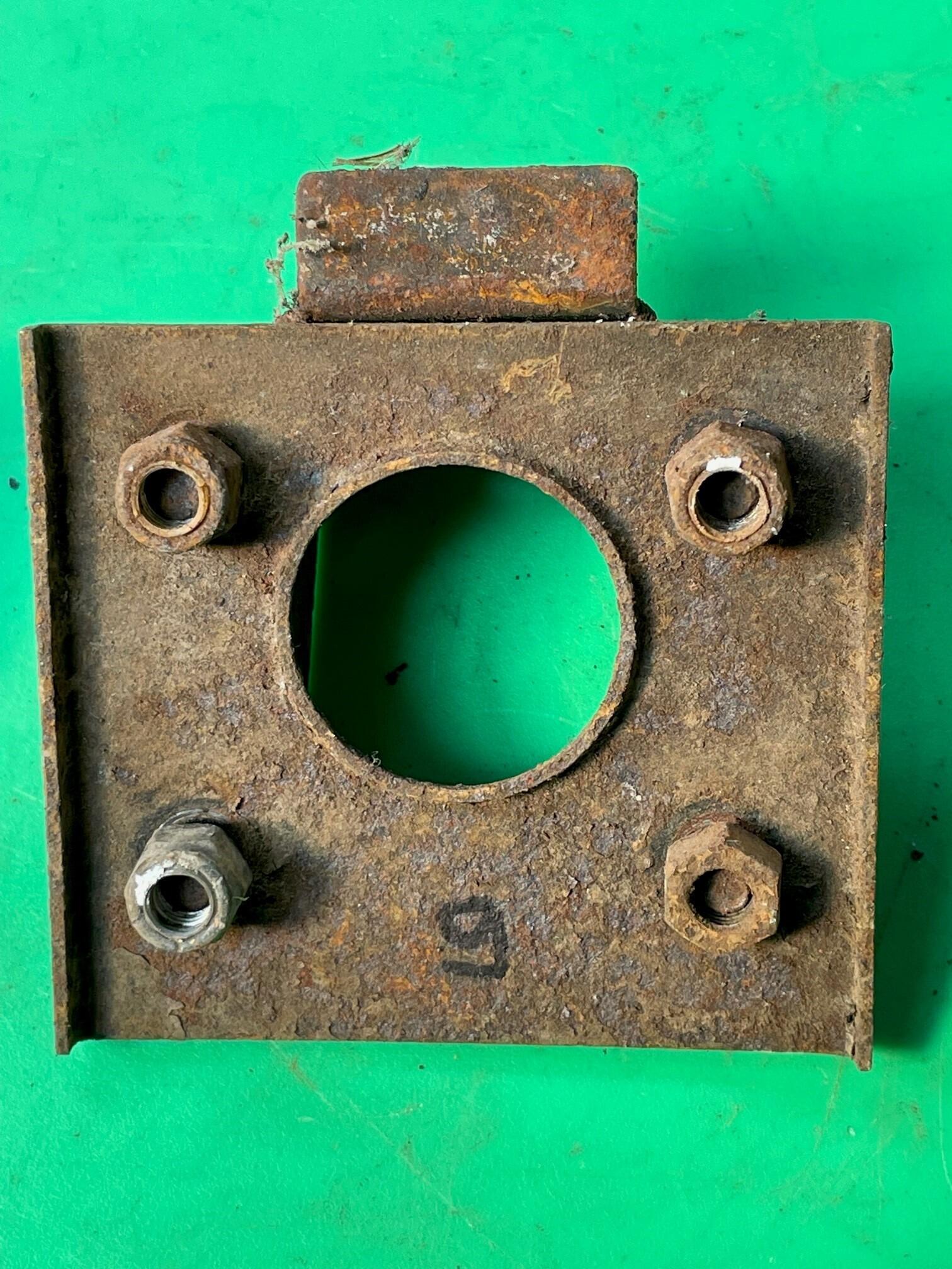 ORIGINAL ETYPE FUEL TANK MOUNTING BRACKET & REINFORCEMENT BRACKET