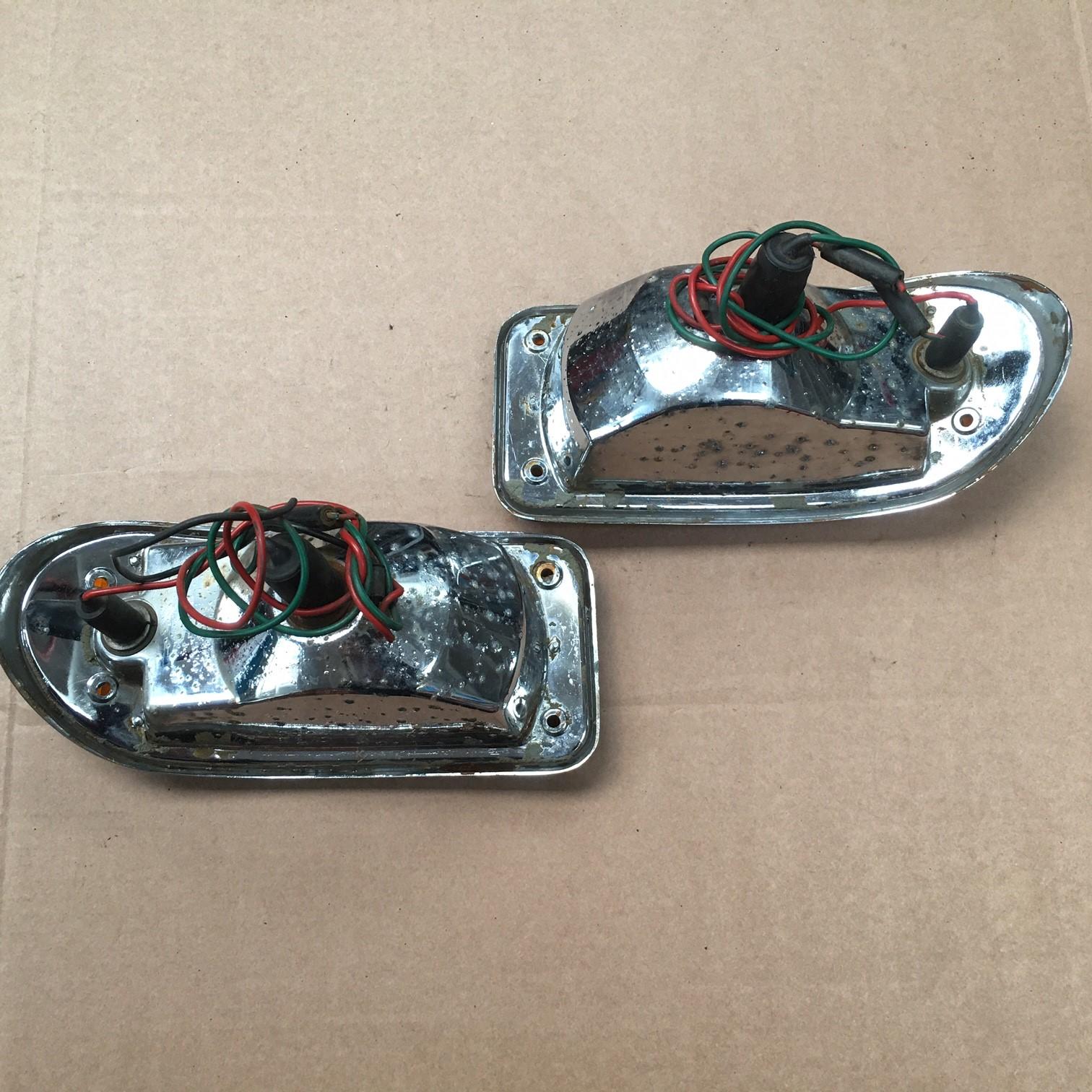 ORIGINAL E-TYPE (LUCAS) PAIR OF FRONT SIDE LIGHTS USA SPEC C34710 C34711