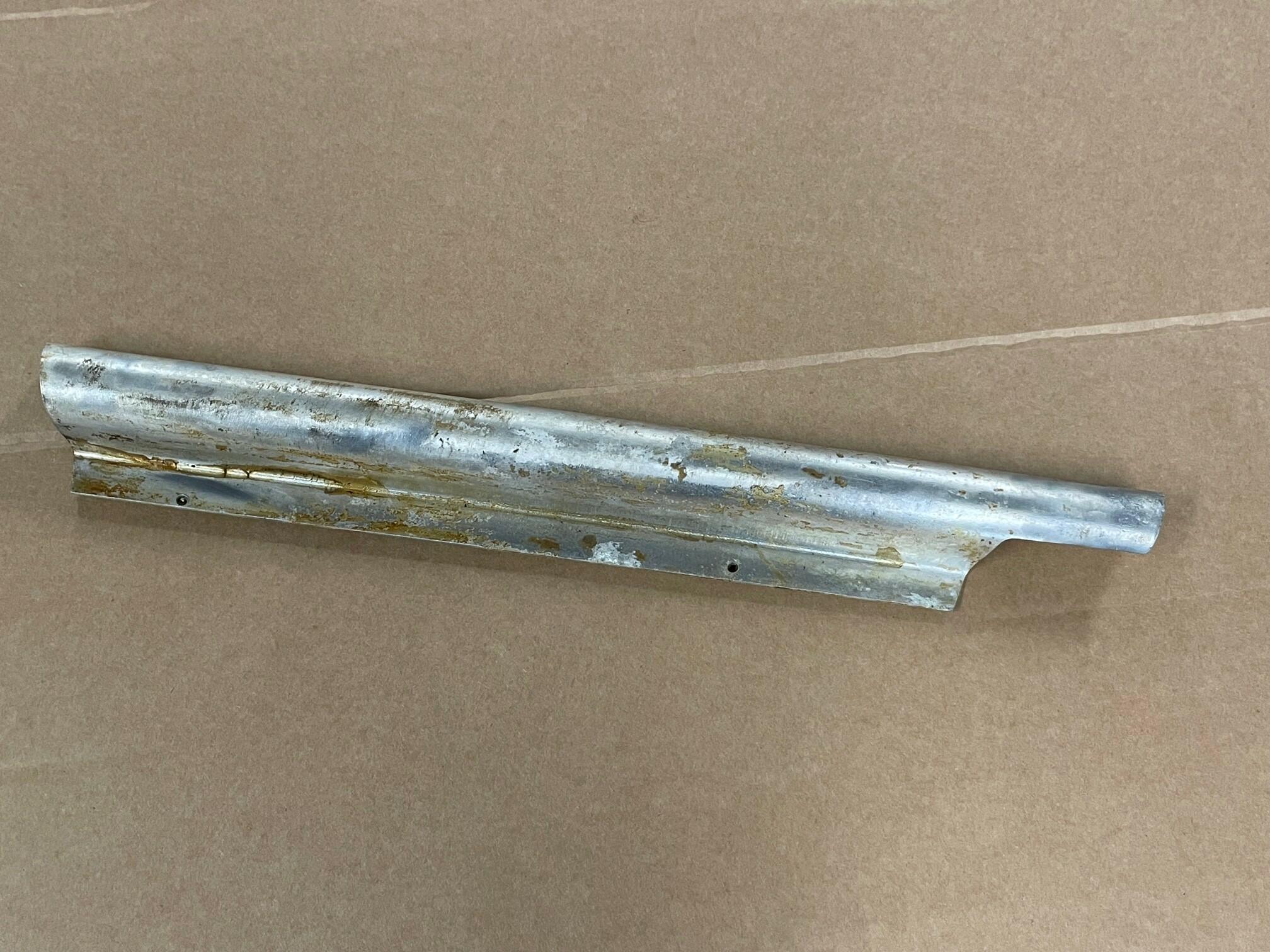 ORIGINAL E-TYPE WIRING HARNESS COVER ON L/H SCUTTLE BD20728 (A)