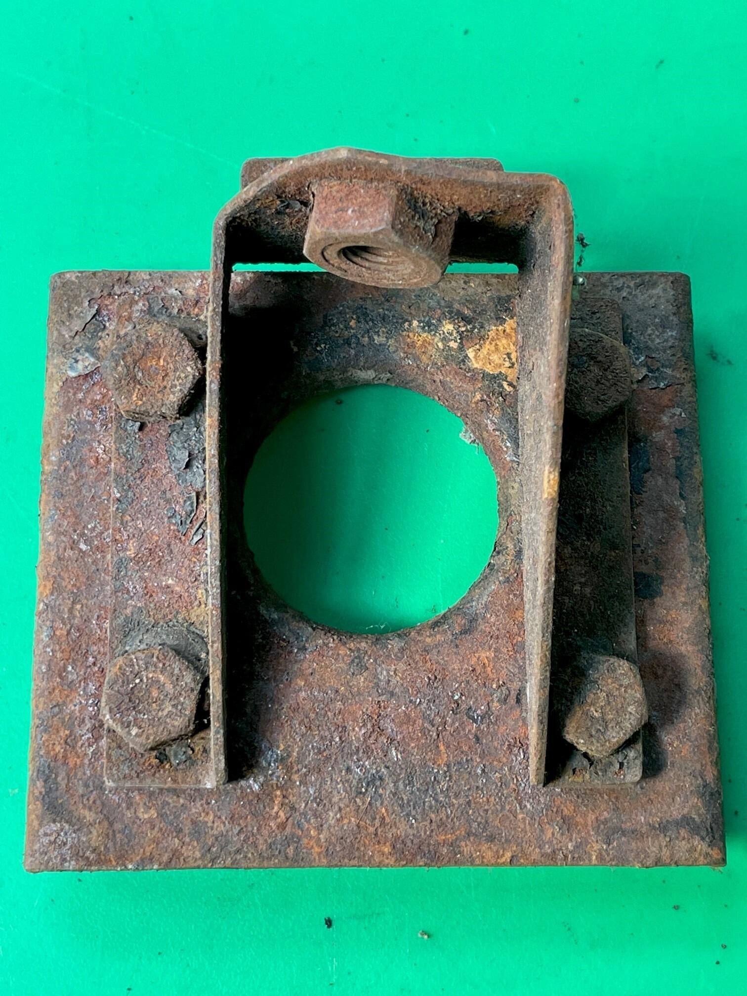 ORIGINAL ETYPE FUEL TANK MOUNTING BRACKET & REINFORCEMENT BRACKET