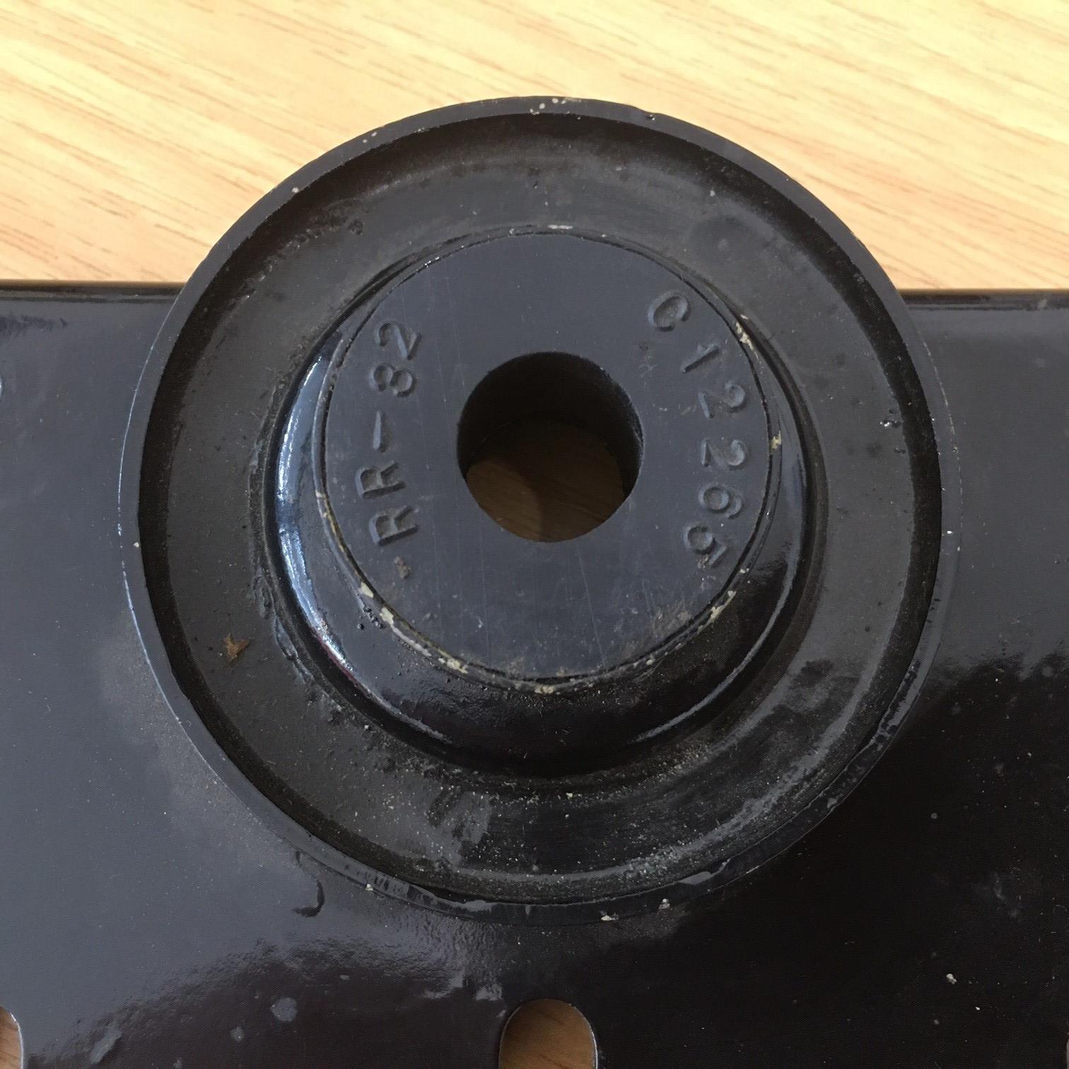 C21333 ORIGINAL S1 & S2 ETYPE GEARBOX REAR MOUNTING BRACKET NOS