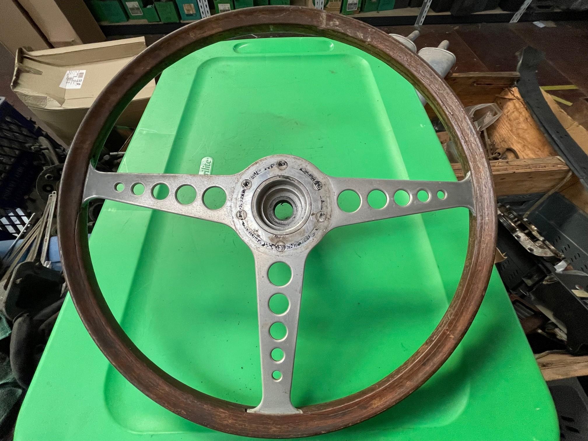 C28590 ORIGINAL & VERY RARE ETYPE S1 & S2 STEERING WHEEL & BOSS (E)