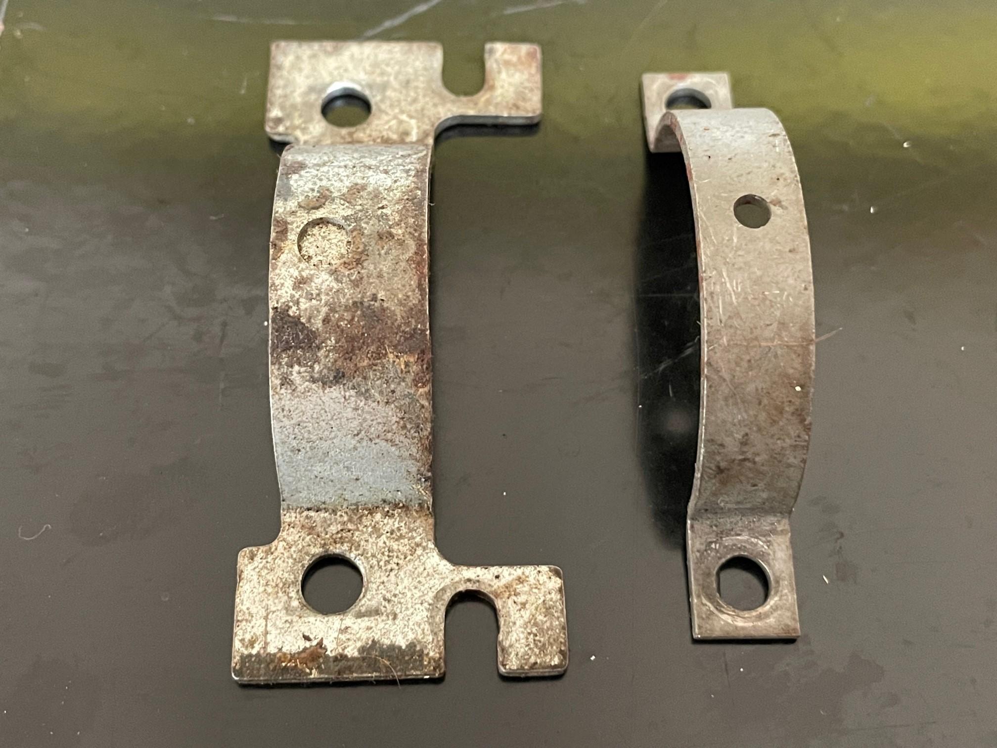 C26155 ORIGINAL ETYPE SERIES 2 DHC UPPER S/COLUMN CLAMP BRACKET & SCREW