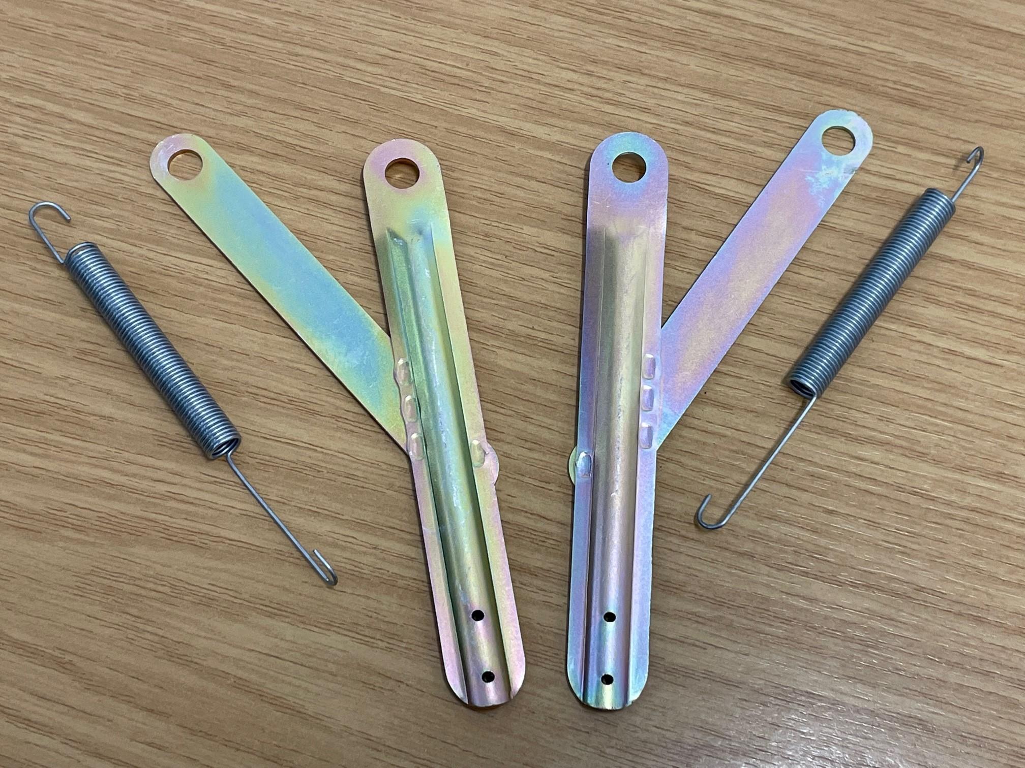 ETYPE S1 S2 4.2 CARB RETURN SPRING ANCHOR BRACKET SET C15963 C24736 C14366