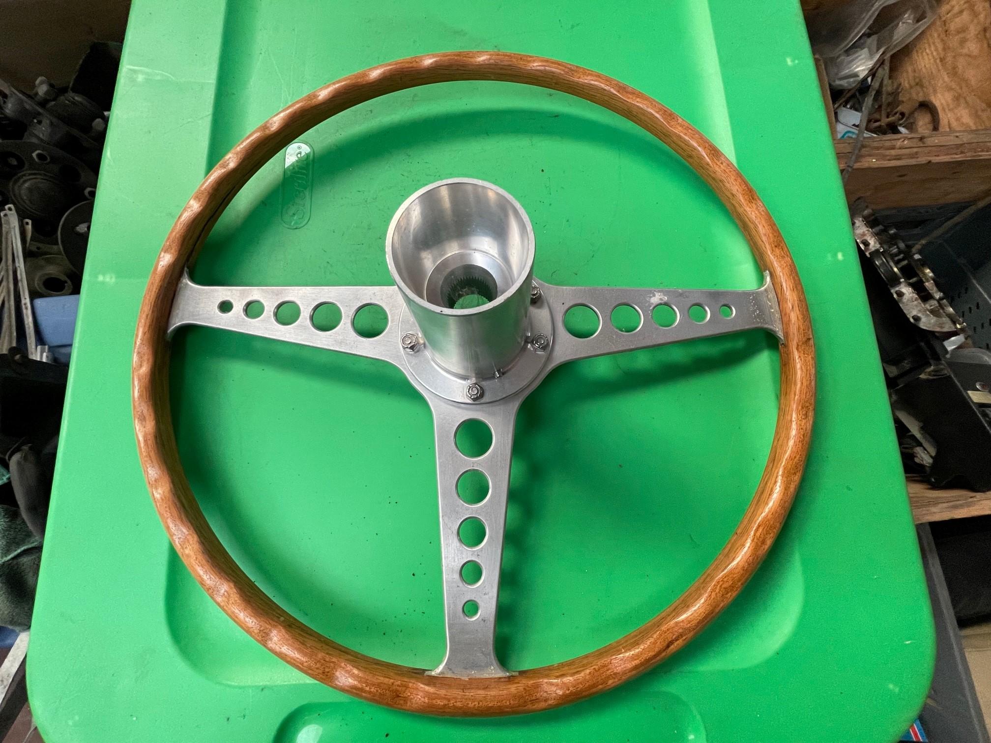 C28590 ORIGINAL & VERY RARE ETYPE S1 & S2 STEERING WHEEL & BOSS (C)