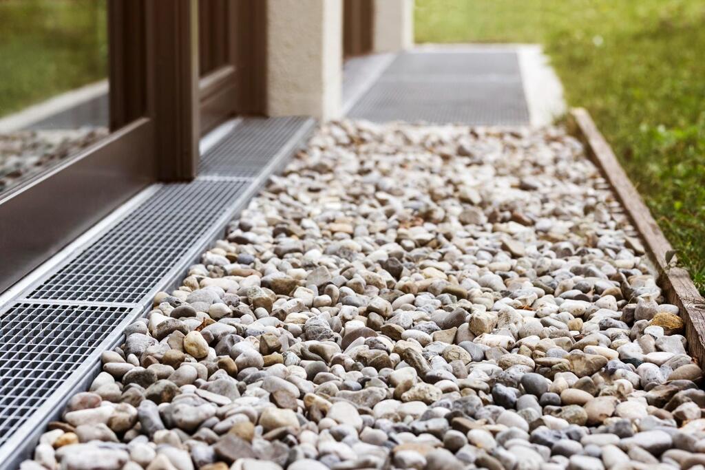 Aggregates in Landscaping: What Homeowners and Trade Buyers Use Them For