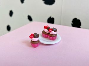 dollhouse cupcakes, miniature cakes, mini cakes