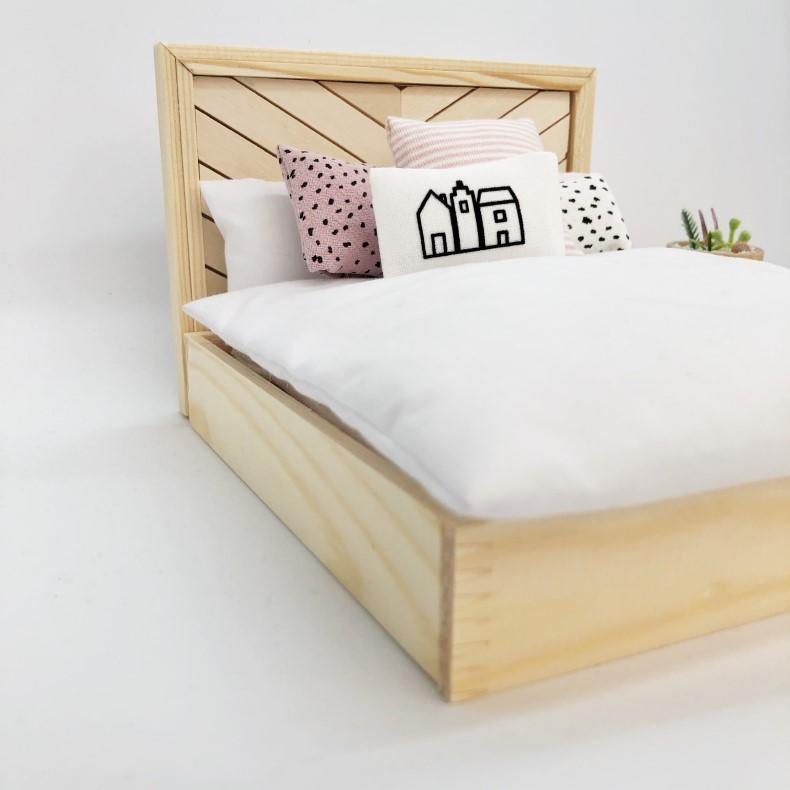 miniature dollhouse bed