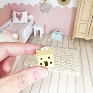 mini holdie house, miniature holdie house, dollhouse holdie house