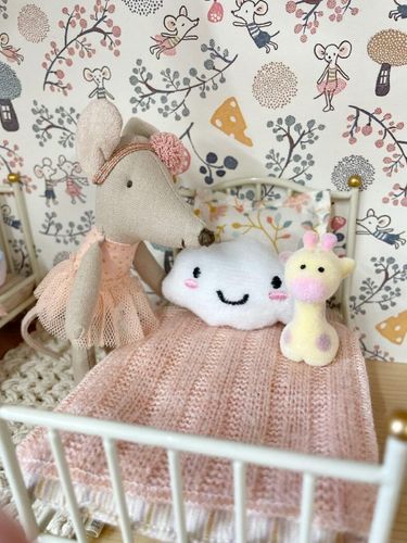 Pretty Little Minis - Maileg dolls house wallpaper, DIY mouse house