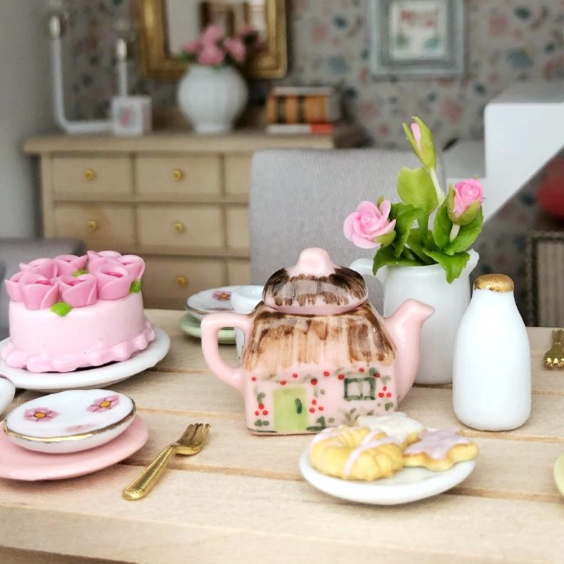 mini teapot, dollhouse teapot, miniature teapot, house shape teapot