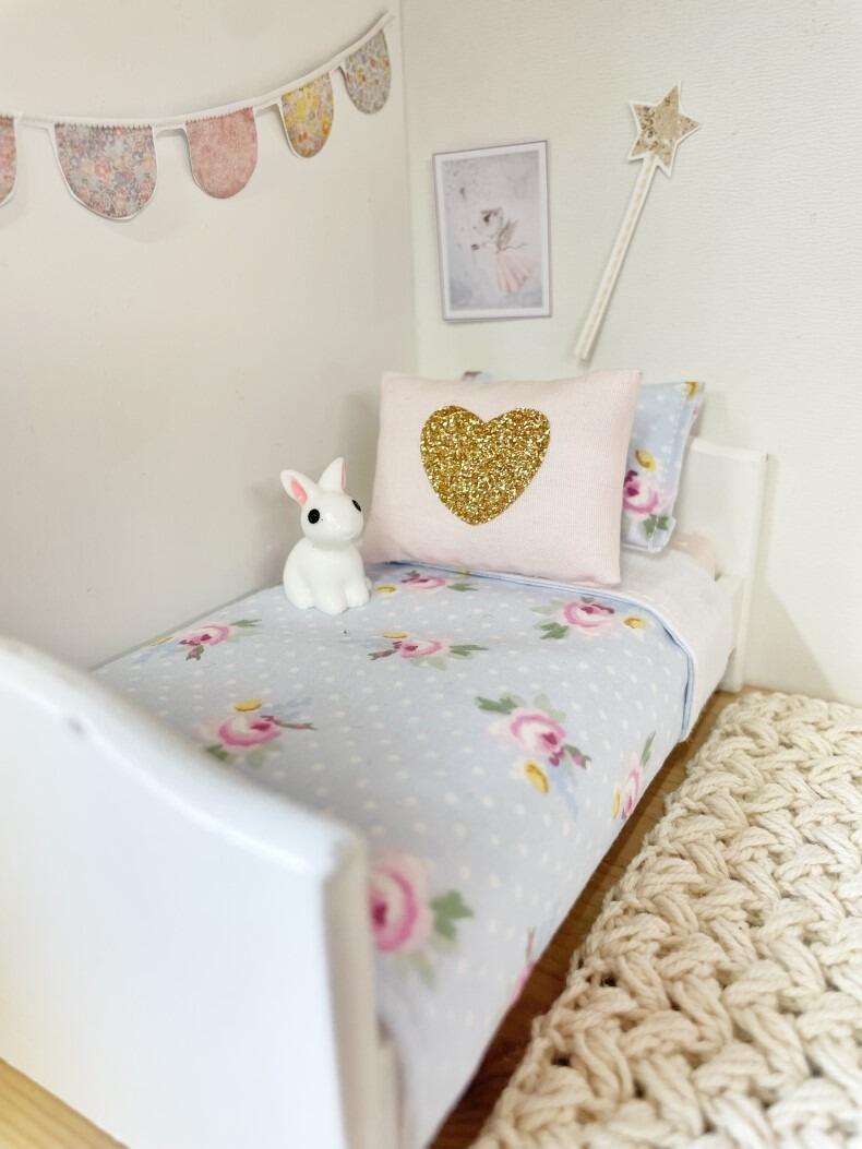 miniature dollhouse bedding set, pale blue floral bedding