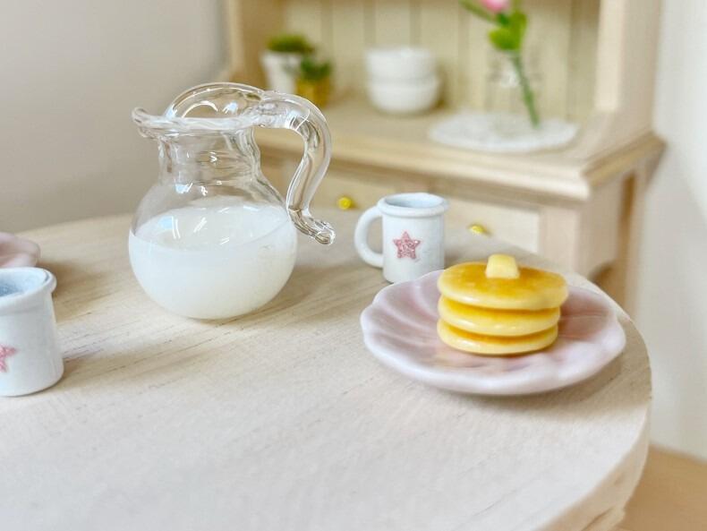 miniature dollhouse pancakes