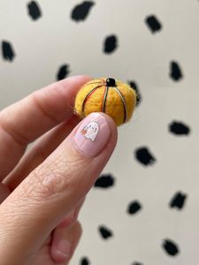 miniature dolllhouse pumpkins felt