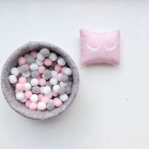 modern dollhouse cushion, sleepy eye pillow, modern dollhouse furniture, modern dollhouse DIY ideas, modern dollhouse interior, dollhouse DIY furniture