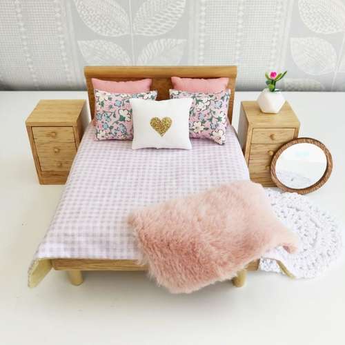 modern dollhouse bedroom, dollhouse bedroom set, dollhouse bedding