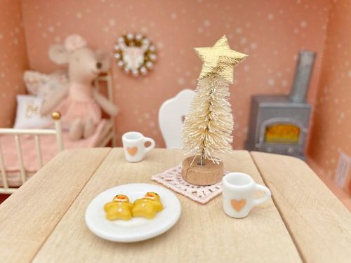 miniature dollhouse Christmas tree
