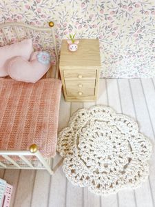 modern dollhouse rug, modern dolls house rug, cute dollhouse rug, dolls house rug, DIY modern dollhouse, modern dollhouse ideas, modern dollhouse bedroom