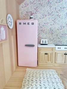 pink dollhouse fridge, miniature fridge, pink fridge