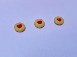 miniature biscuits, mini cookies, dollhouse biscuits, dolls house cookies