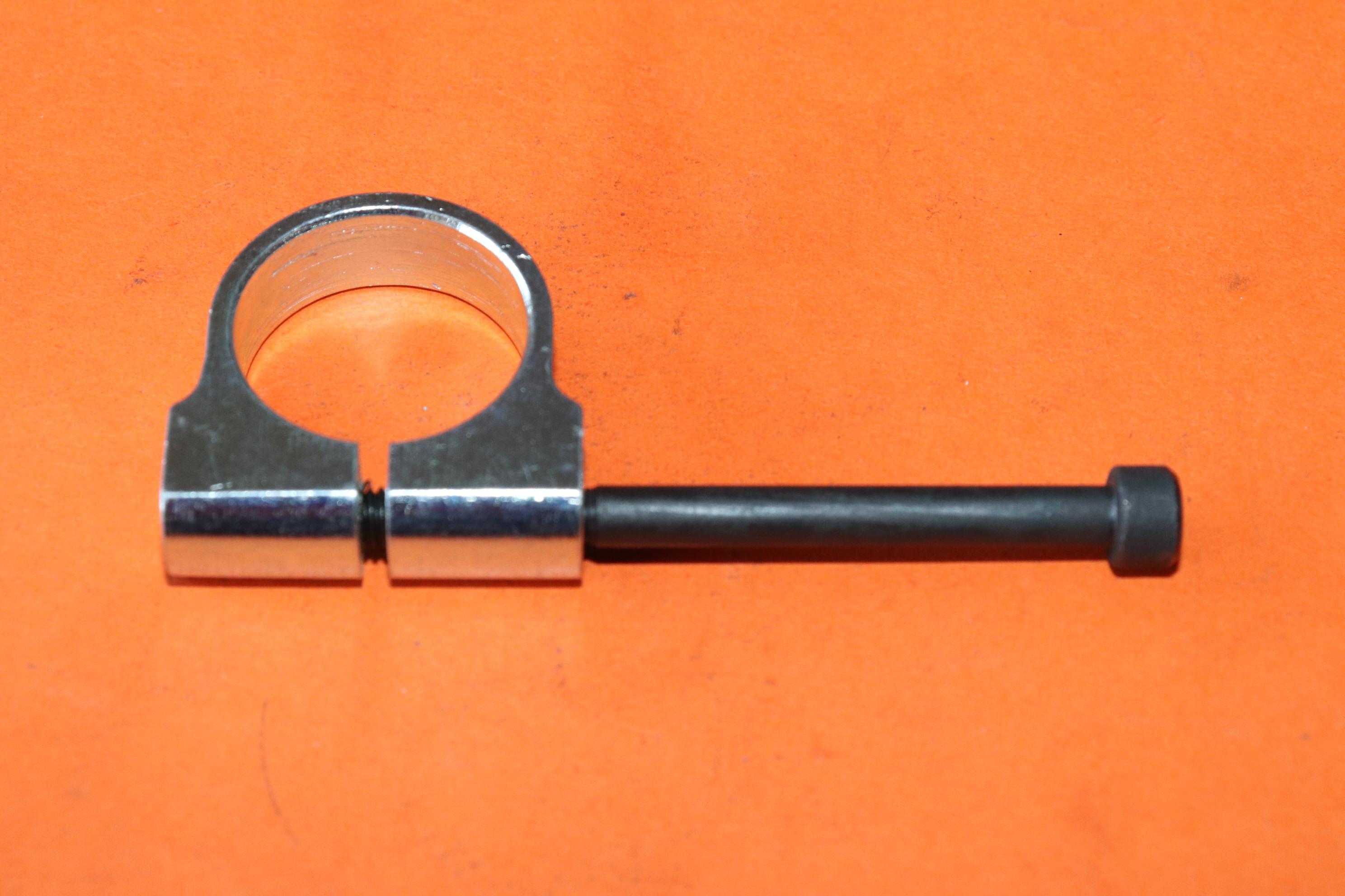 BSA C15 B40 DISTRIBUTOR BODY CLAMP AND SCREW 400324 400372 400322 UK